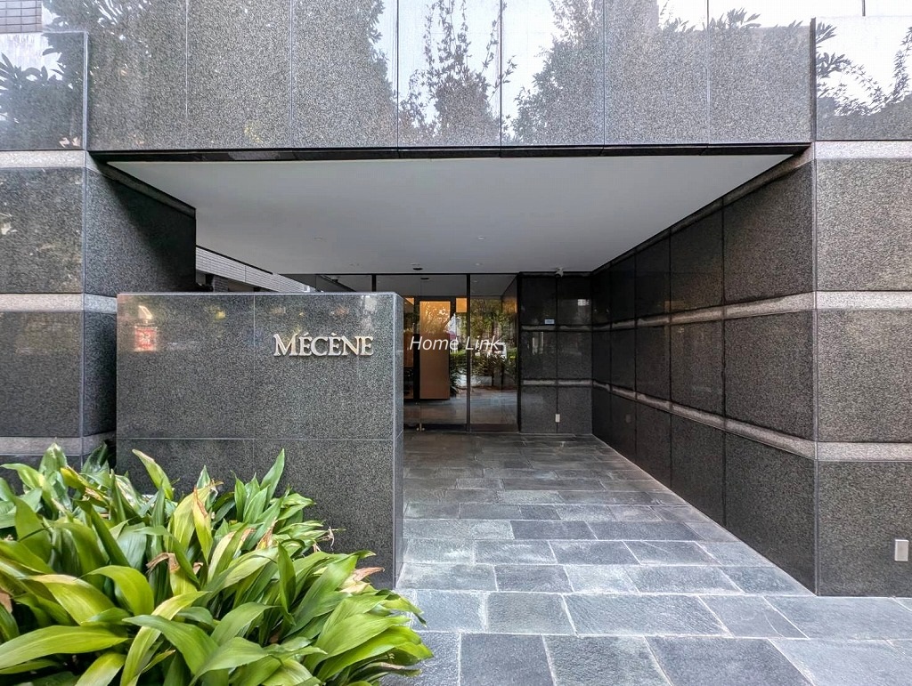 メセーヌ　エントランス前